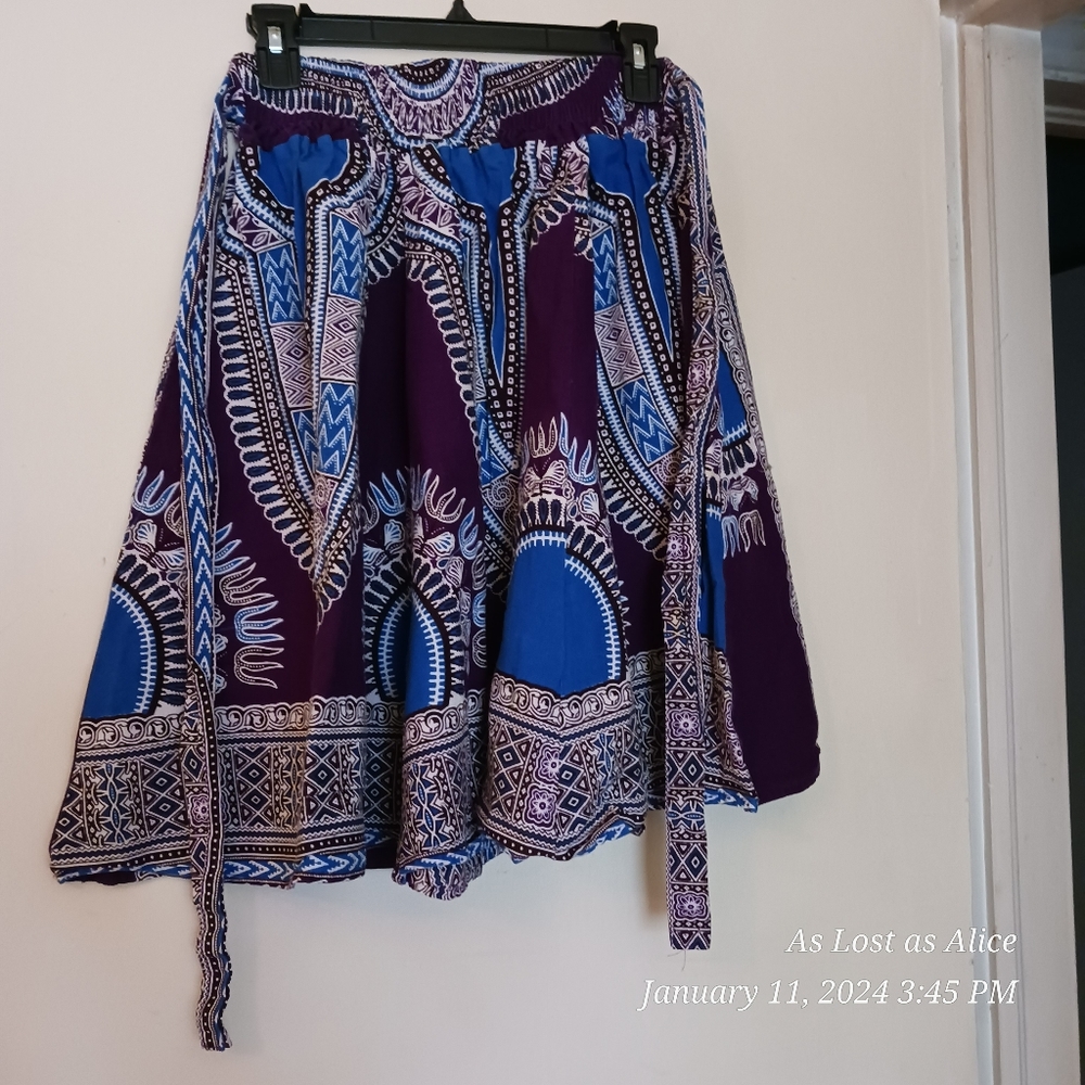 Women's skirt size med black purple blue color